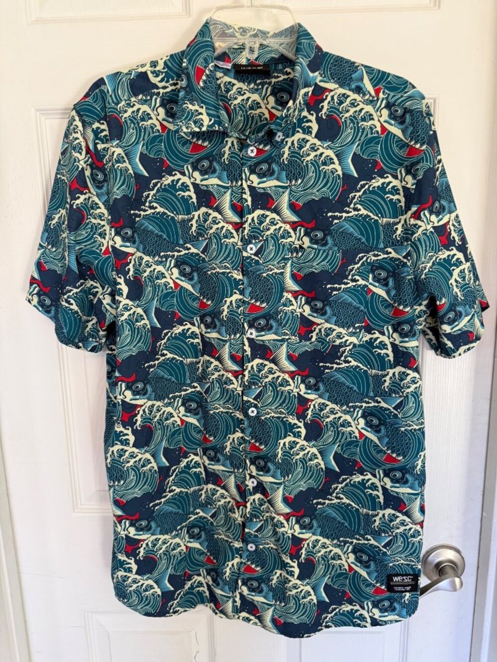 WESC Asian Koi Fish & Waves Short Sleeve Casual Button Down Men's Shirt XL